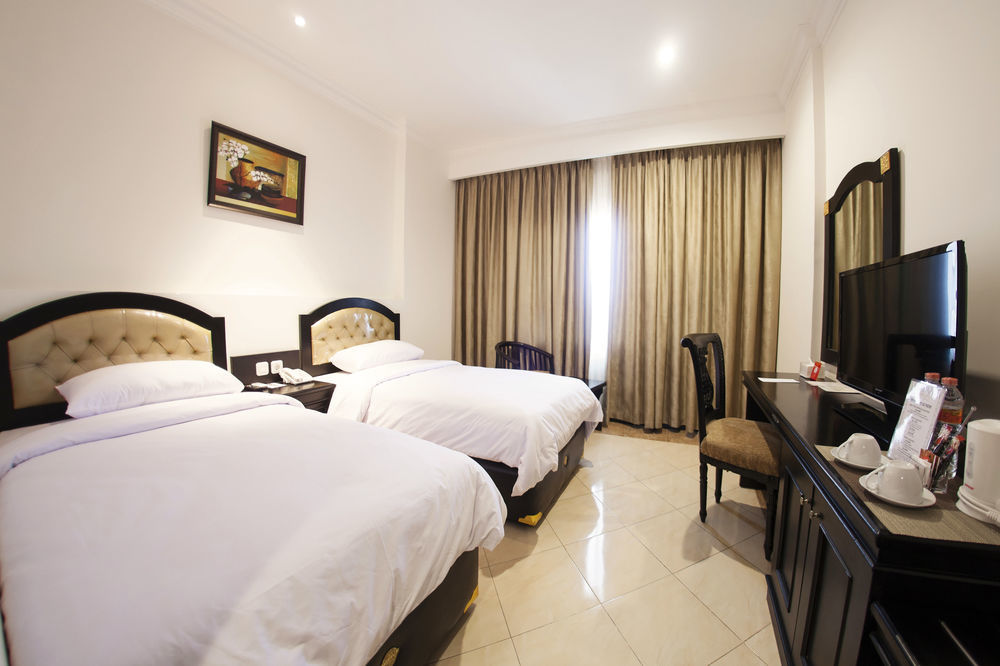 Hotel Sutomo Makassar Exterior foto